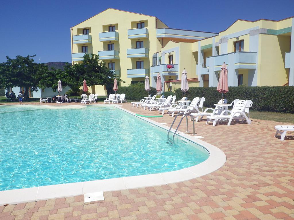 Resort Isola Rossa Bosa Bagian luar foto