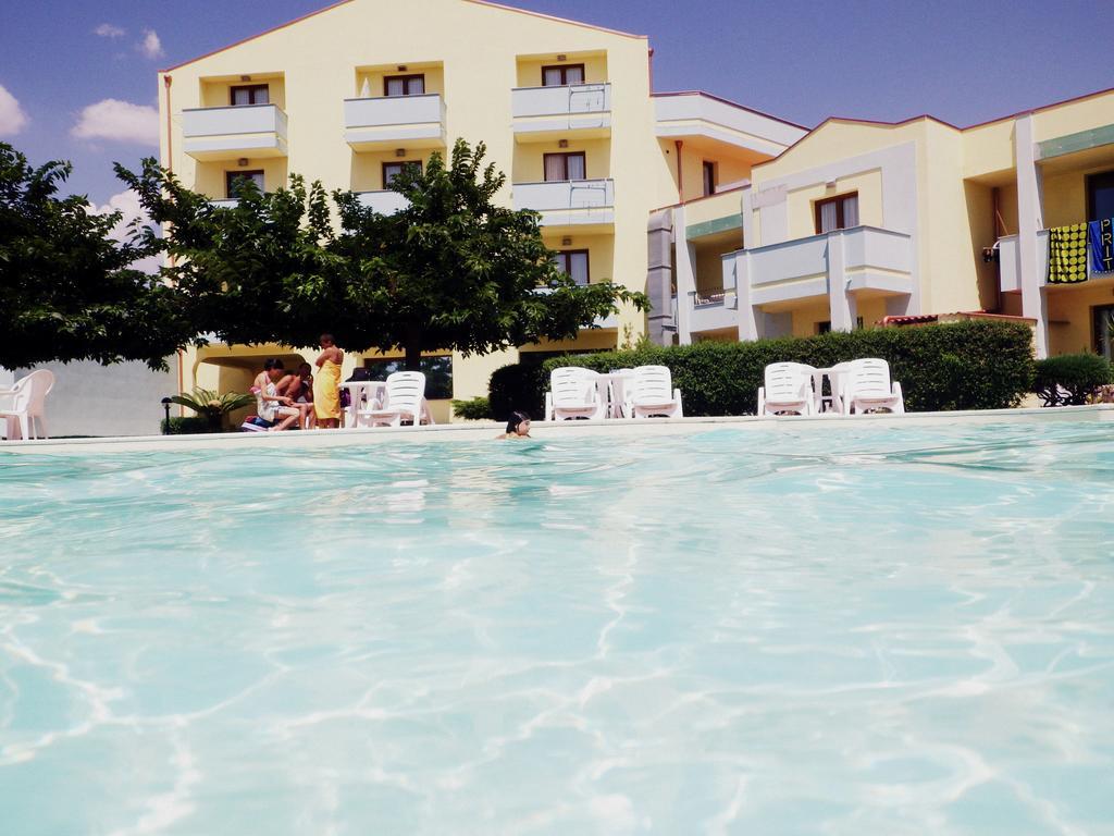 Resort Isola Rossa Bosa Bagian luar foto