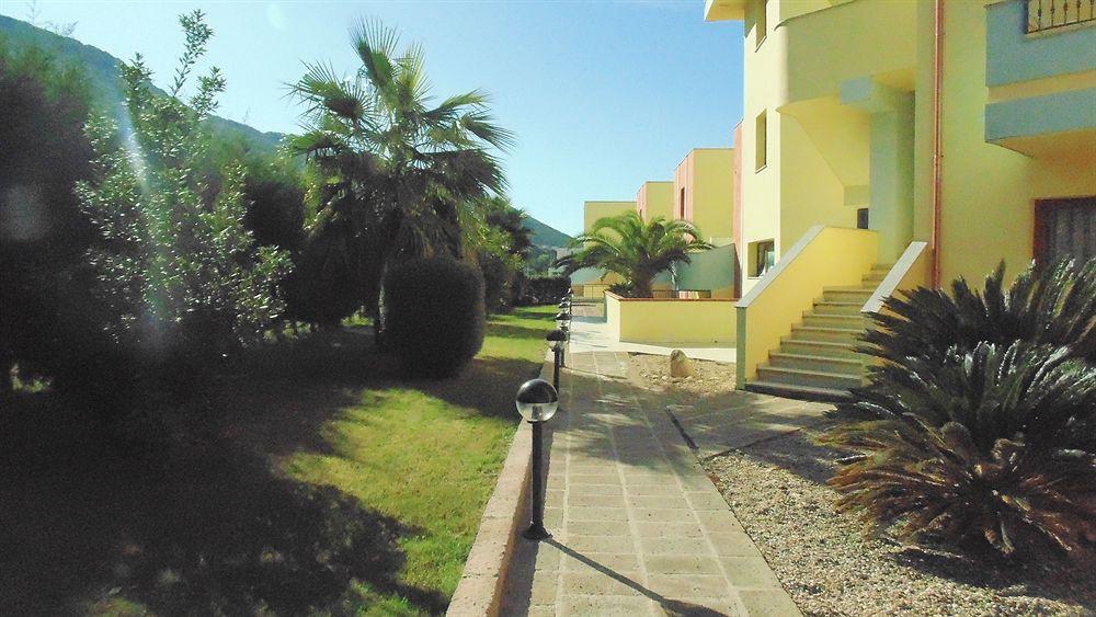 Resort Isola Rossa Bosa Bagian luar foto