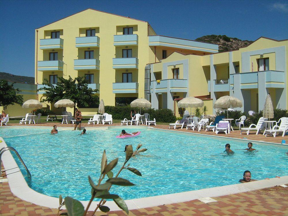Resort Isola Rossa Bosa Bagian luar foto