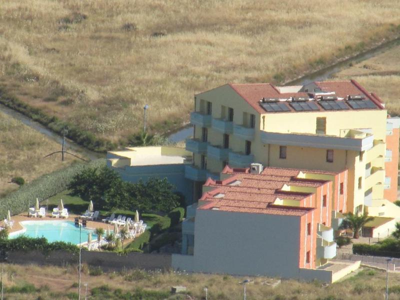 Resort Isola Rossa Bosa Bagian luar foto