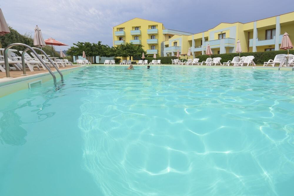 Resort Isola Rossa Bosa Bagian luar foto